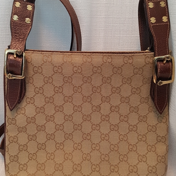 Authentic Gucci Vintage Crossbody Bag - Picture 6 of 10